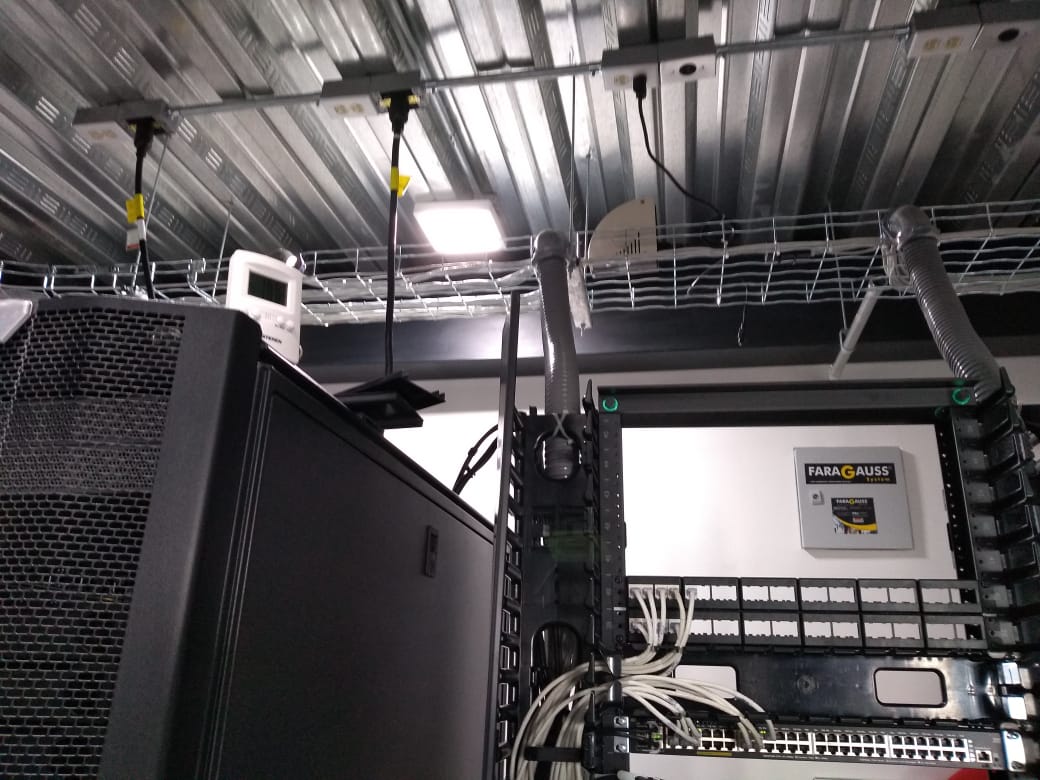 Sistema de puesta a tierra para centro de datos